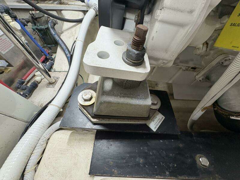 2004 Carver 56 Voyager