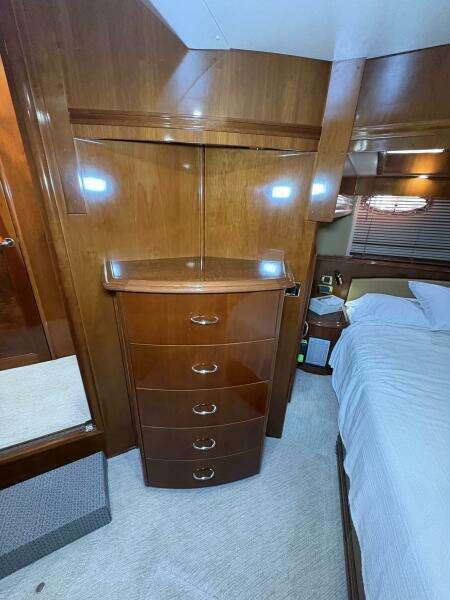 2004 Carver 56 Voyager