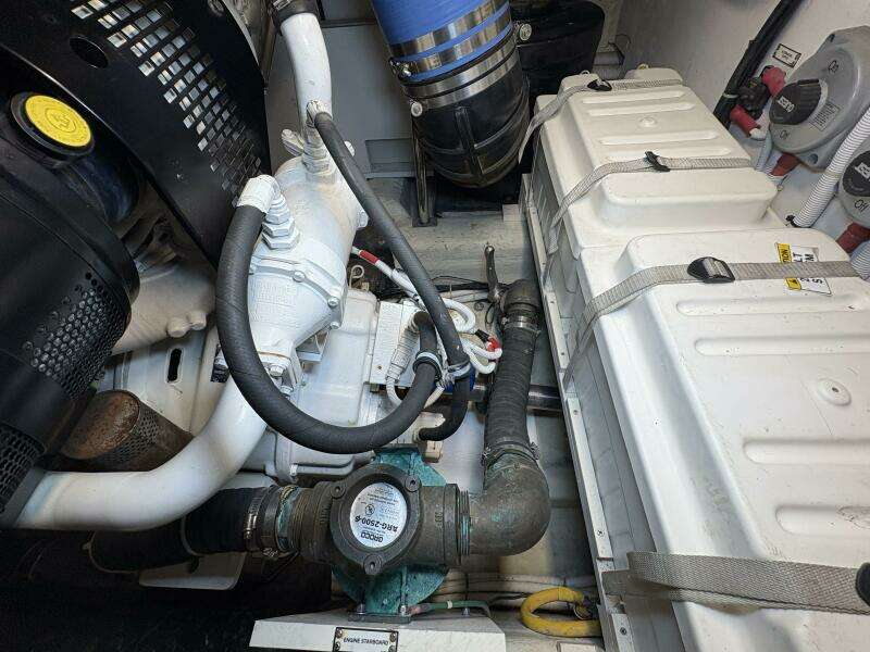 2004 Carver 56 Voyager