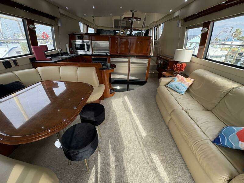 2004 Carver 56 Voyager