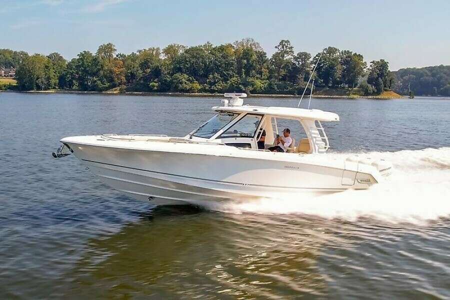 2018 Boston Whaler 350 Realm