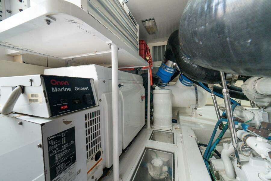 2004 Viking 61 Convertible "Mariah Jean"