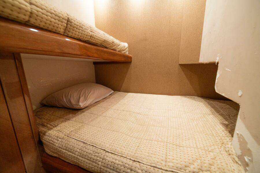 2004 Viking 61 Convertible "Mariah Jean"