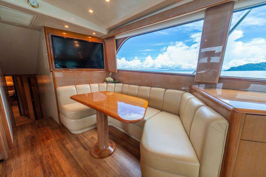 2004 Viking 61 Convertible "Mariah Jean"