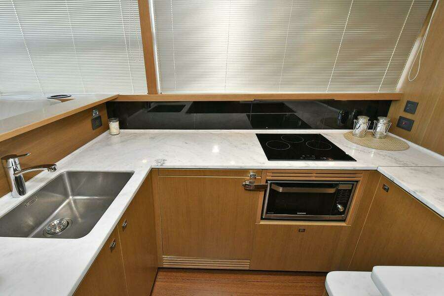 2016 Princess 52 Flybridge