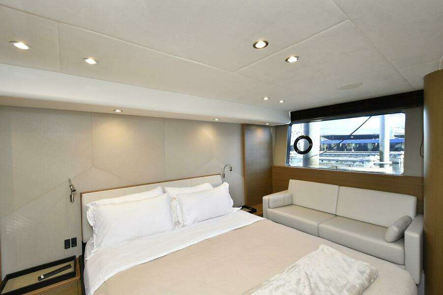 2016 Princess 52 Flybridge