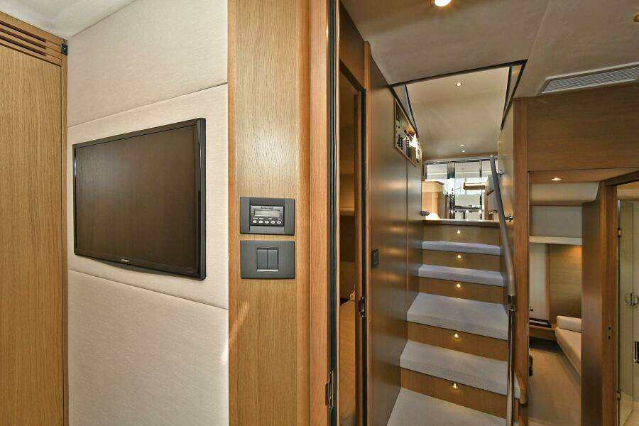 2016 Princess 52 Flybridge