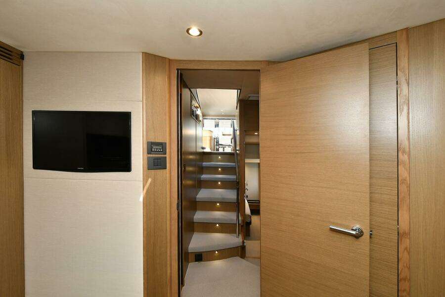 2016 Princess 52 Flybridge