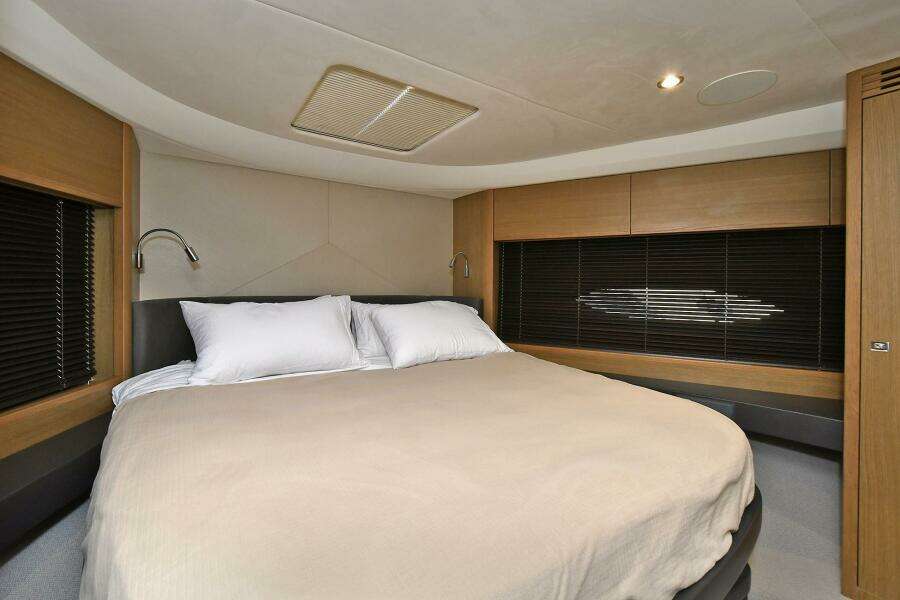 2016 Princess 52 Flybridge