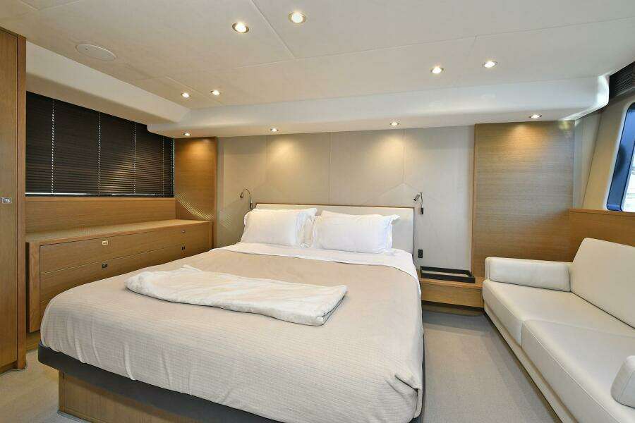 2016 Princess 52 Flybridge