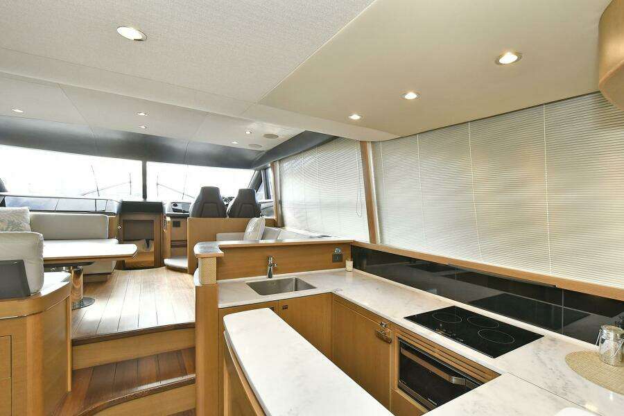 2016 Princess 52 Flybridge