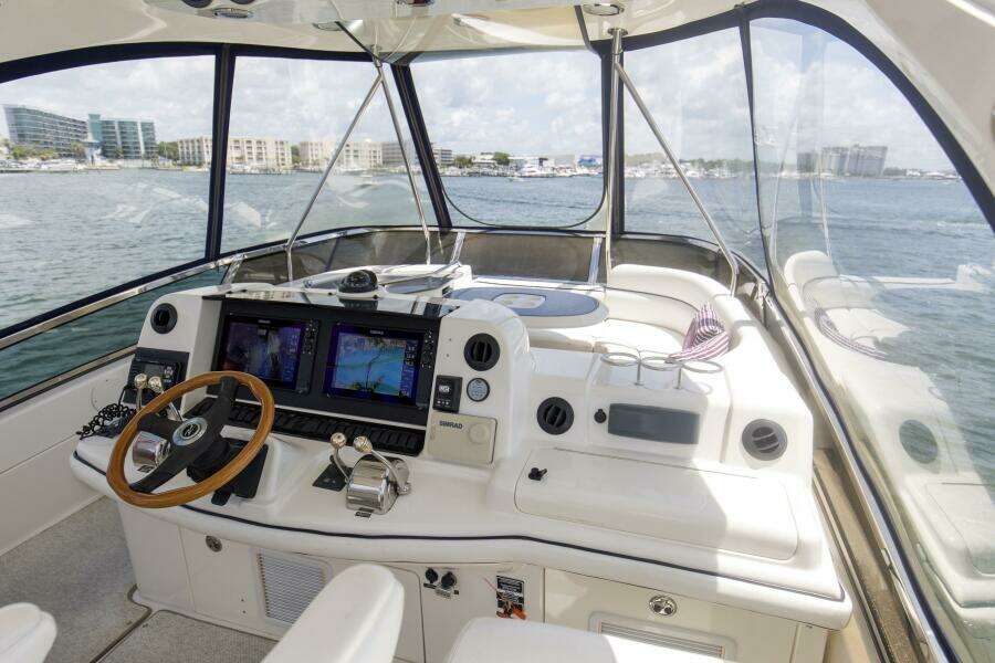 2007 52 Sea Ray Sedan Bridge Reel Destiny Helm (5)