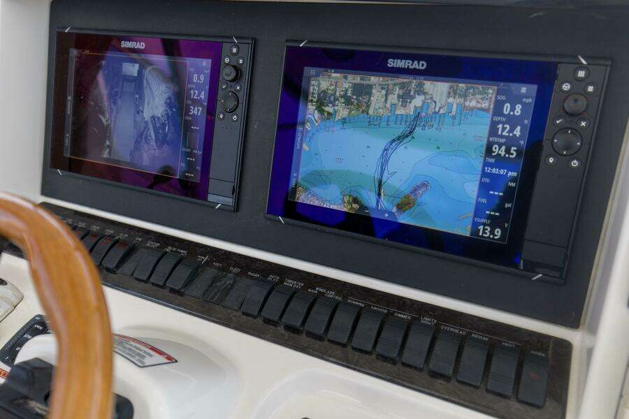 2007 52 Sea Ray Sedan Bridge Reel Destiny Electronics