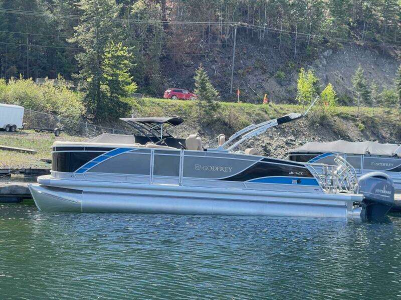 2024 Godfrey MC 235 DFL GTP