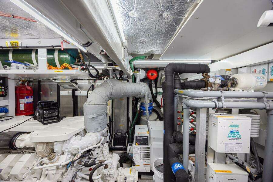 2017 Sunseeker 75 Yacht