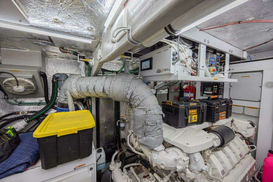 2017 Sunseeker 75 Yacht