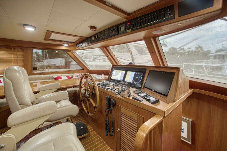 2011 Marlow Explorer 70E