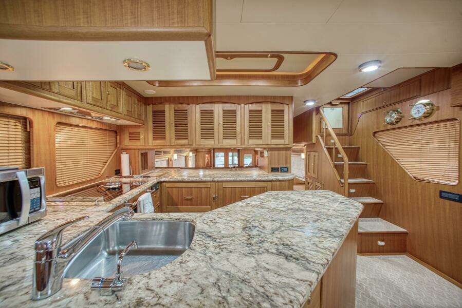 2011 Marlow Explorer 70E