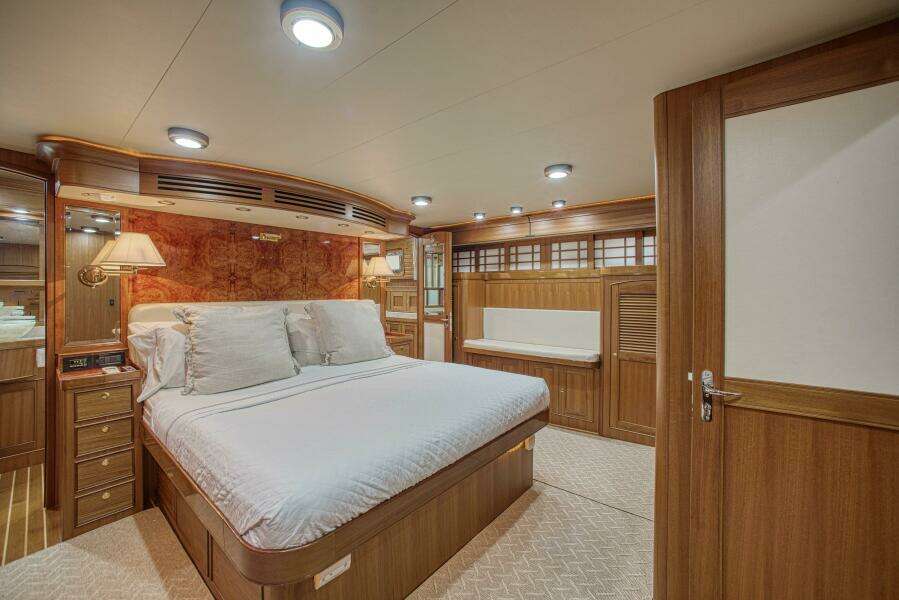 2011 Marlow Explorer 70E
