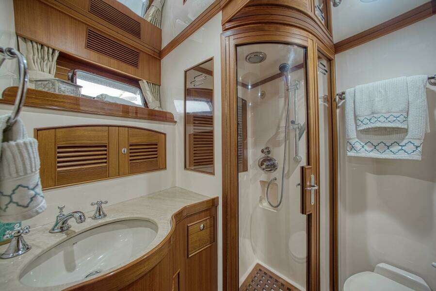 2011 Marlow Explorer 70E