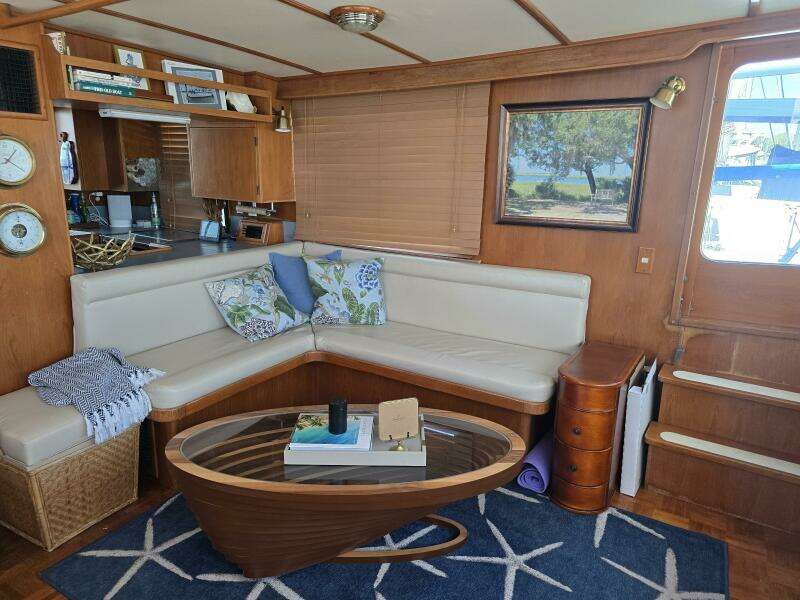44' DeFever salon port seating