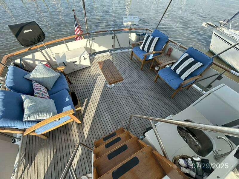 44' DeFever sundeck1
