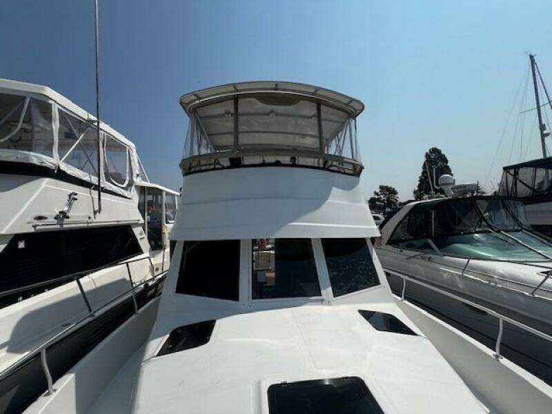 2000 Mainship 390