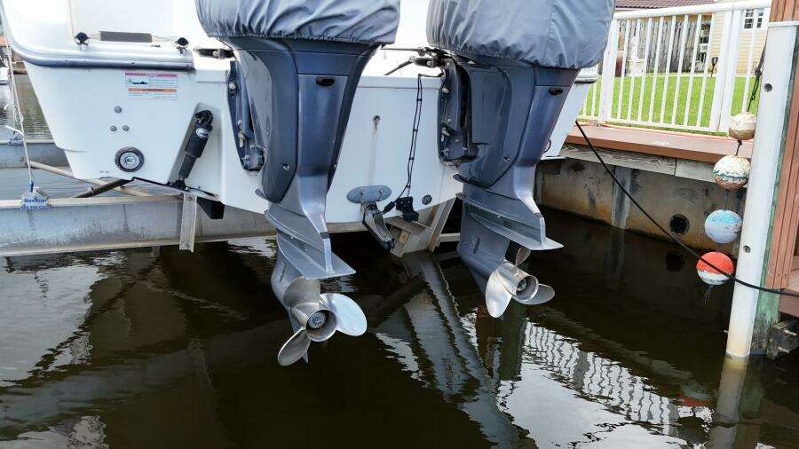 2007 Pursuit 335 Offshore