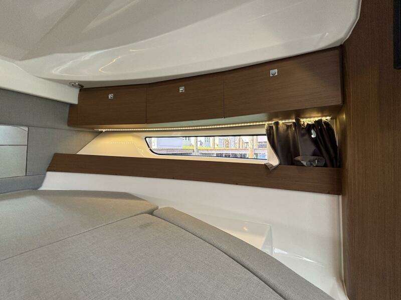 Jeanneau Knot Work'N - Cabin