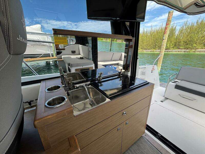 Jeanneau Knot Work'N - Sink and Cooktop