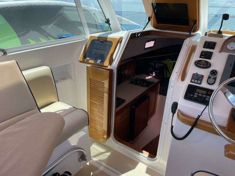 2004 Hunt Yachts Surfhunter