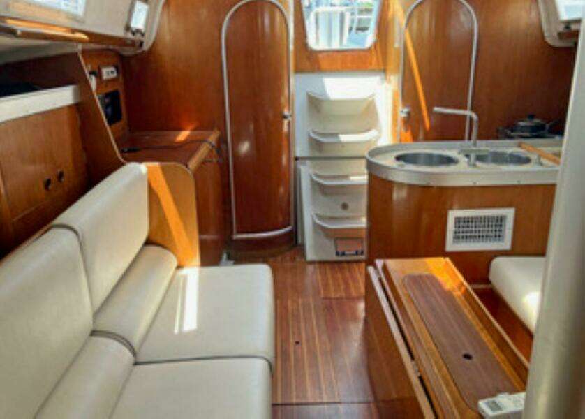 1991 Beneteau Moorings 38