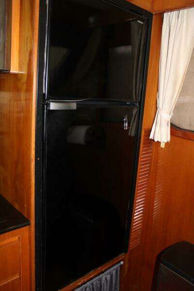50 ft Ocean Alexander - Refridgerator