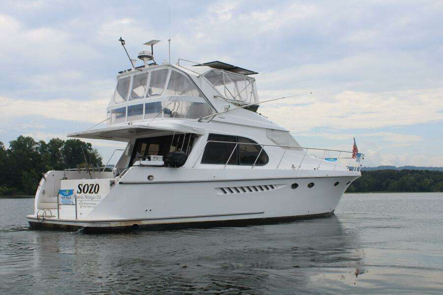 50 ft Ocean Alexander - Starboard Aft View