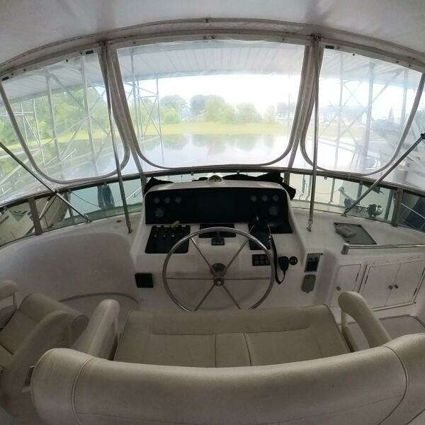 50 ft Ocean Alexander - Upper Helm