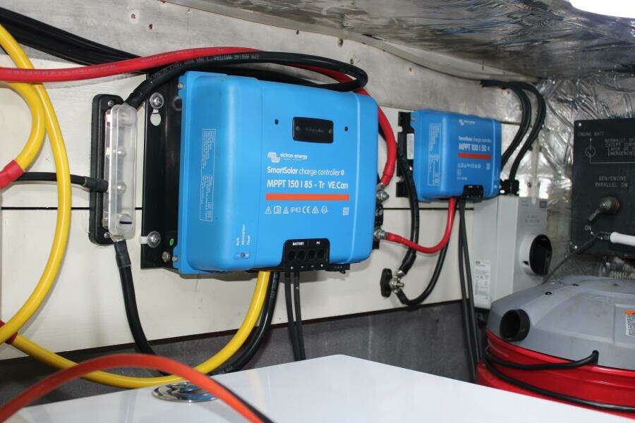 50 ft Ocean Alexander - Battery Chargers