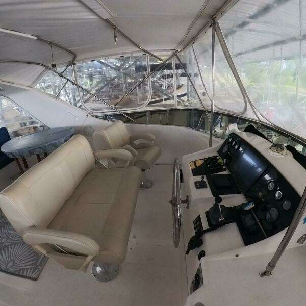 50 ft Ocean Alexander - Upper Helm