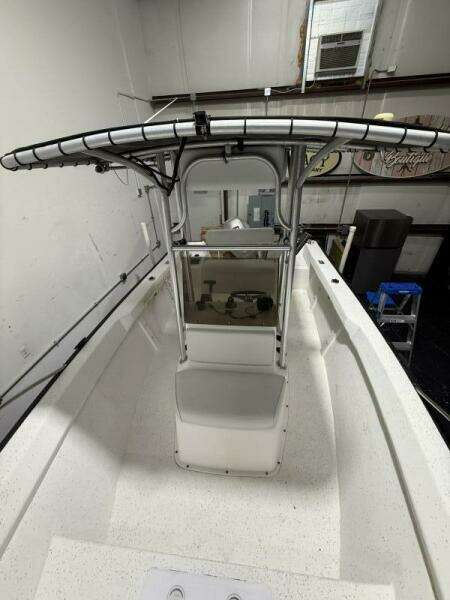 2002 Key Largo 2100 CC