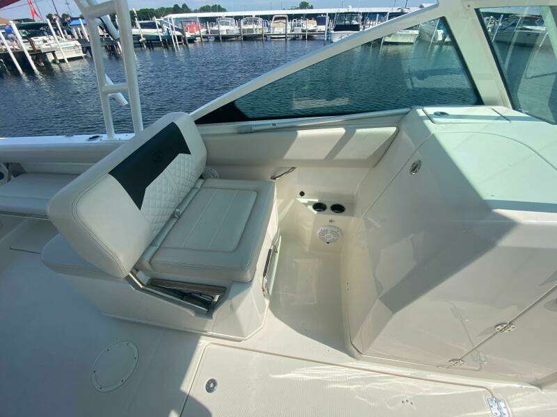 2022 Sailfish 276 Dual Console