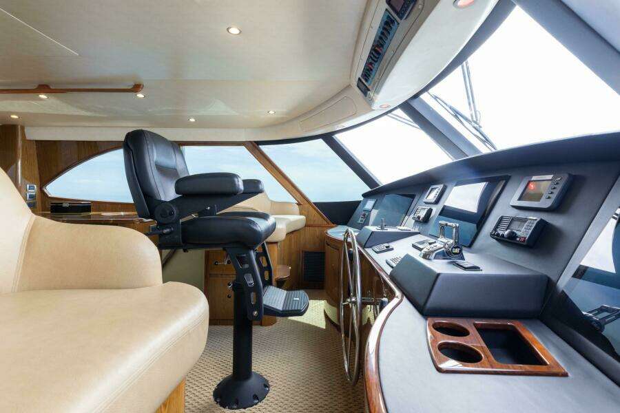 Flybridge Helm Seating
