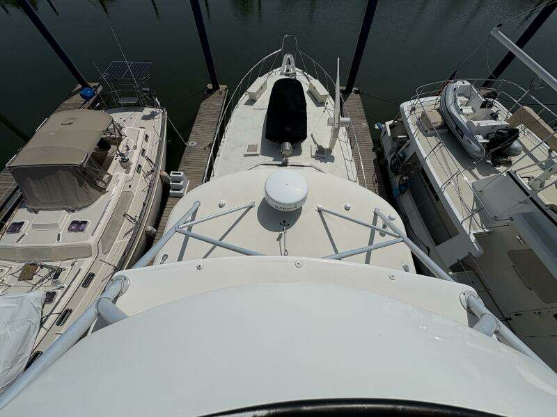 1985 Hatteras 60 Enclosed Bridge