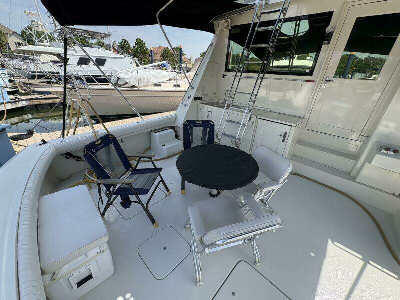 1985 Hatteras 60 Enclosed Bridge