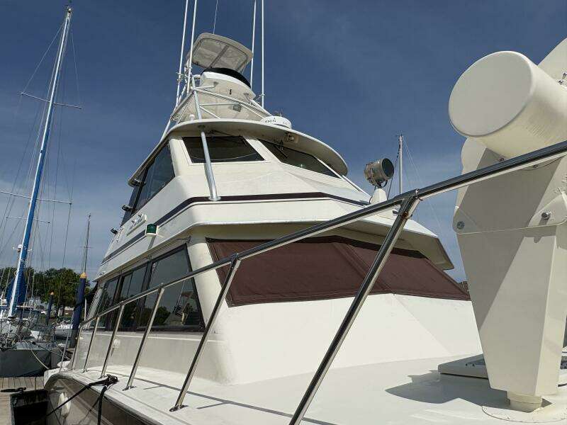 1985 Hatteras 60 Enclosed Bridge