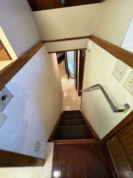 1985 Hatteras 60 Enclosed Bridge