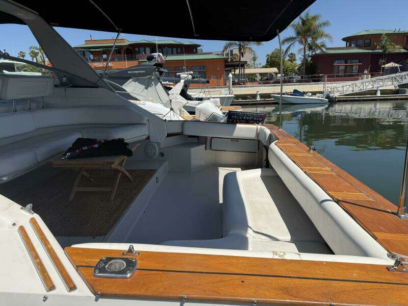 1985 Sea Ray 460 Express Cruiser