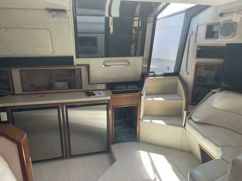 1985 Sea Ray 460 Express Cruiser