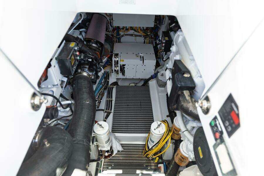 2018 Hatteras GT45X Flybridge