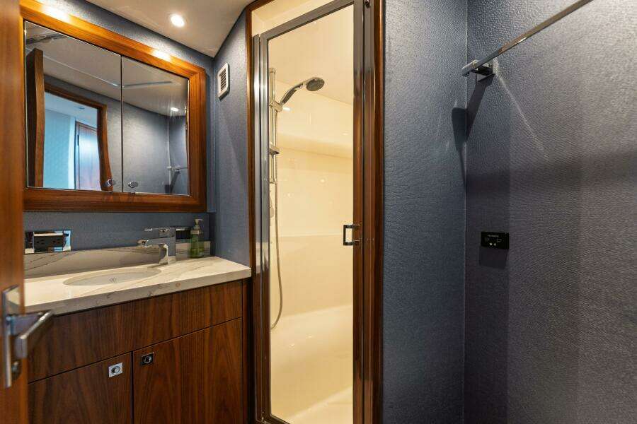 2018 Hatteras GT45X Flybridge