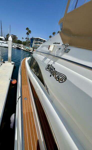 2000 Viking Princess 52 Flybridge