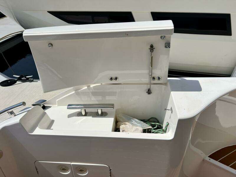 2000 Viking Princess 52 Flybridge